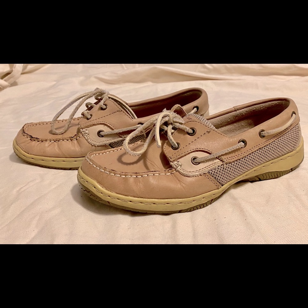 Size 7.5 Highland Creek boat shoes
